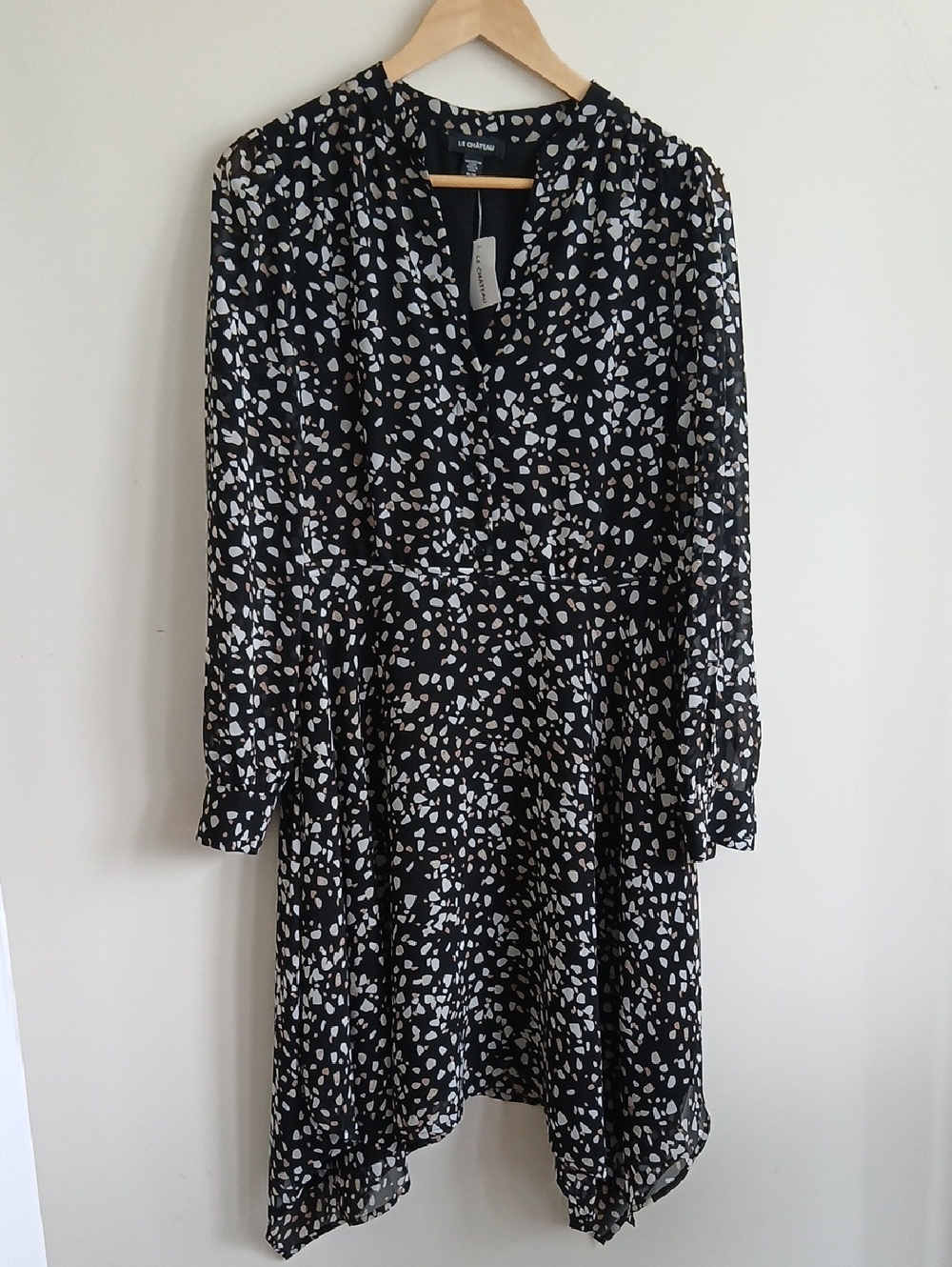 le chateau Black Printed V-Neck Long Sleeve Dress